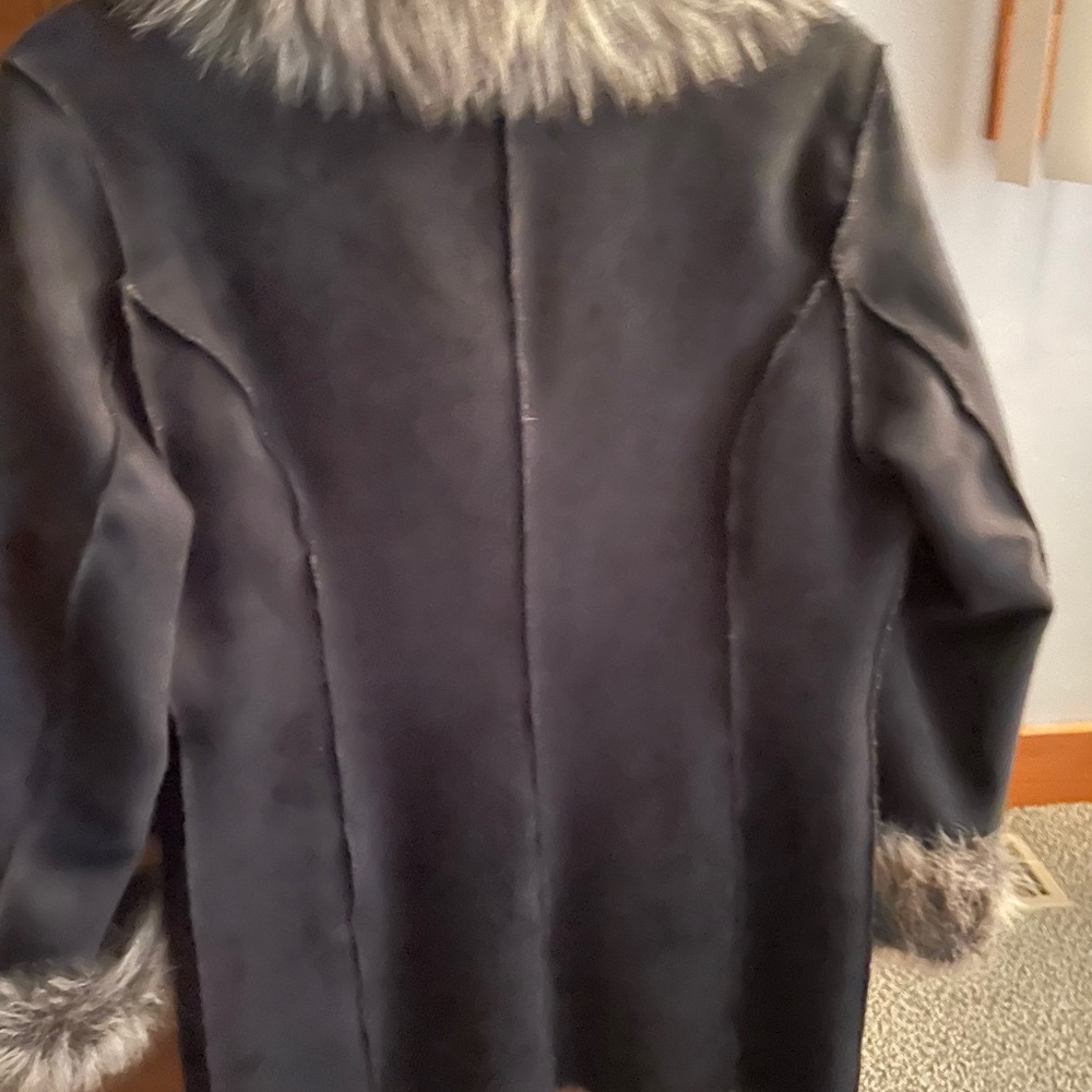 Coat - Picture 3 of 3